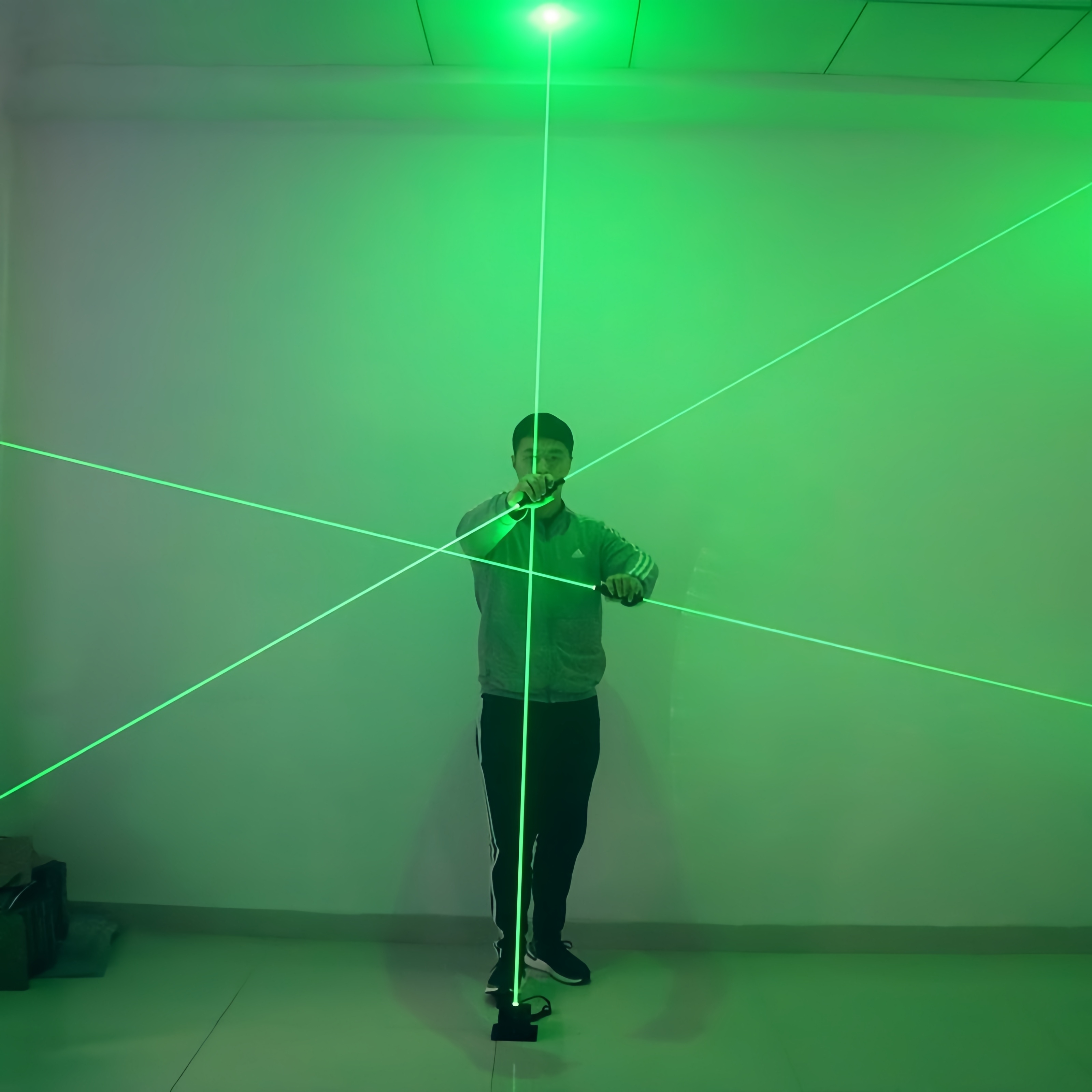 Large Fluorescent Laser Sword, – обзор и цена Industrial Laser Beam